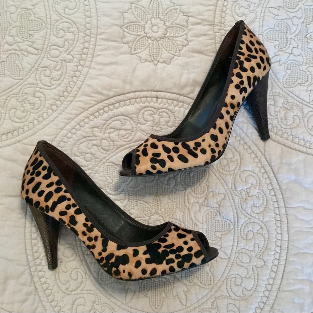 Donald J Pliner leopard print heel 8M